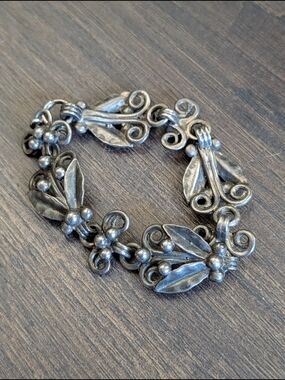 Tiffany & Co. Vintage Antique 925 Sterling Silver Floral Leaf Link Bracelet